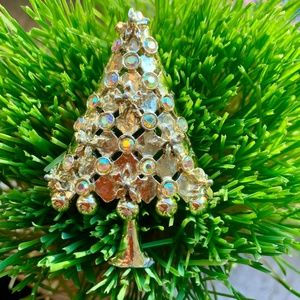 Vintage Gold Tone Aurora Borealis Christmas Tree Pin - Rhinestone Christmas Pin